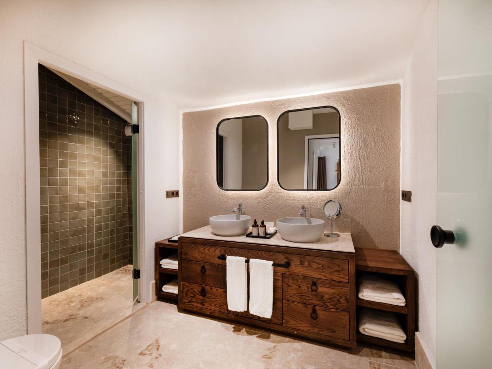 Yazz Collective Otel *